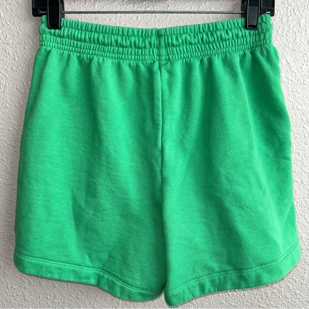Uniqlo Green Ultra Stretch 100% Cotton Pull-on Drawstring Sweat Shorts - Picture 2 of 6